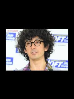 [x]滝藤賢一、横澤夏子とのCMは590万回再生の大バズり！二宮和也に並ぶ“キング”になれた理由 - YouTube