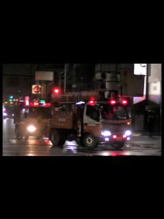 [x]公共・ライフライン緊急走行【23】関西電力送配電 4台での緊急走行【Japanese emergency vehicle】 - YouTube