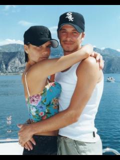 [x]ヴィクトリア＆デヴィッド・ベッカム夫妻がバレンタインに昔のラブラブ写真を公開！｜ハーパーズ バザー（Harper's BAZAAR）公式