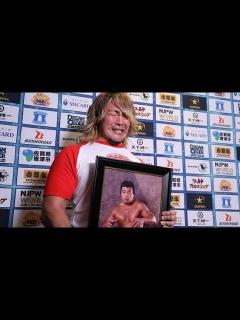 [x]小林邦昭さん追悼セレモニーで棚橋社長が涙「これからも新日本プロレスの選手たちを見守っていてください」 - YouTube