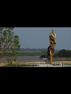 [x]Giant Shakira statue unveiled in star's hometown in Colombia | Ents ...