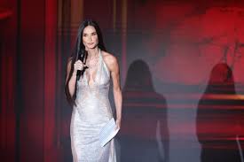 Demi Moore slams audience member as she introduces Cher at star ...