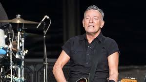 Bruce Springsteen cancella concerto a Marsiglia, paura per Milano ...